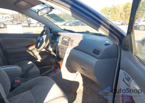 2004 Toyota Corolla Le z USA, uszkodzony, nr VIN 2T1BR32E24C272425